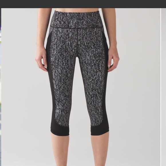 Lululemon Fit Physique Crop (19") - Picture 2 of 5